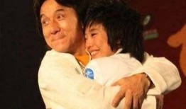 成龙采访爆料女明星视频,揭秘娱乐圈背后的真相