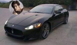 鹿晗爆料豪车图片高清视频,高清视频揭秘明星奢华座驾